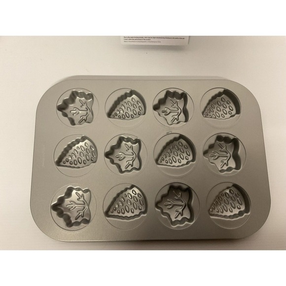PAMPERED CHEF‎ FALL HARVEST CAKE PAN 12 POCKET LEAVES N ACORNS NEW - Picture 1 of 7